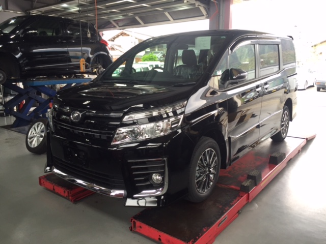 ヴォクシー煌4WD（ZRR85）ローダウン - JUショップ